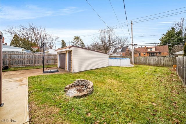 8803 Pinegrove Avenue, Parma, OH 44129