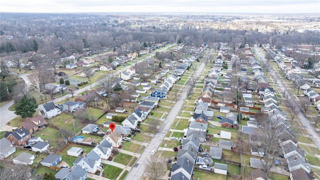 8803 Pinegrove Avenue, Parma, OH 44129