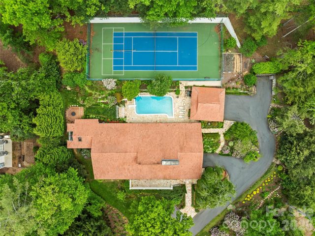 69 Forest Road, Asheville, NC 28803