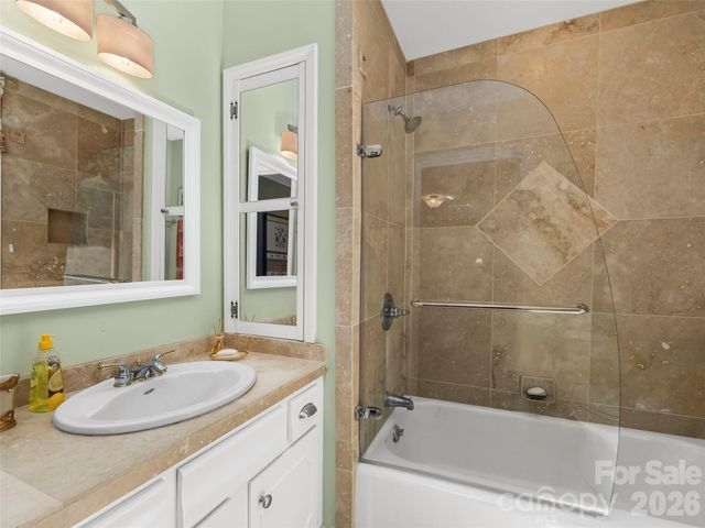69 Forest Road, Asheville, NC 28803