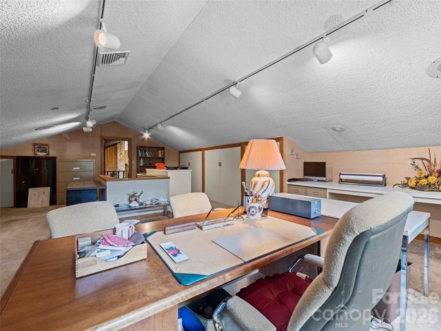 69 Forest Road, Asheville, NC 28803