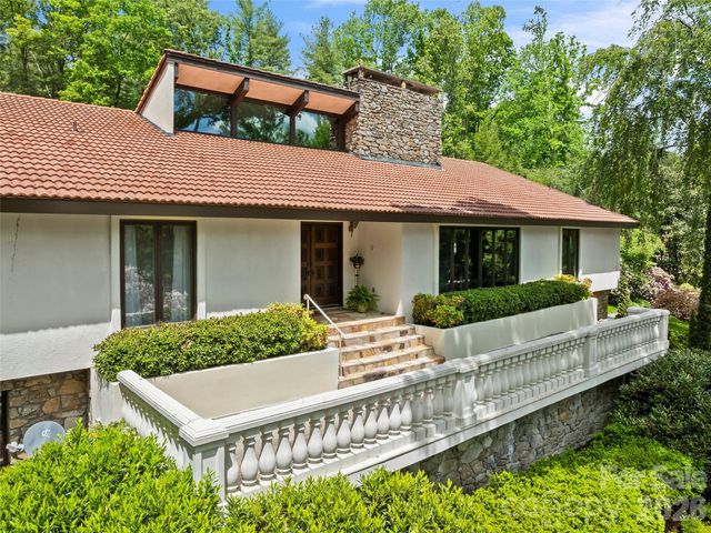 69 Forest Road, Asheville, NC 28803