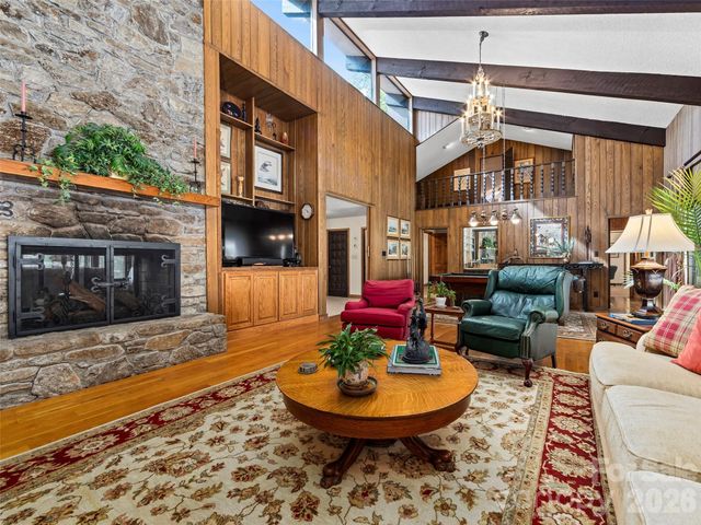 69 Forest Road, Asheville, NC 28803