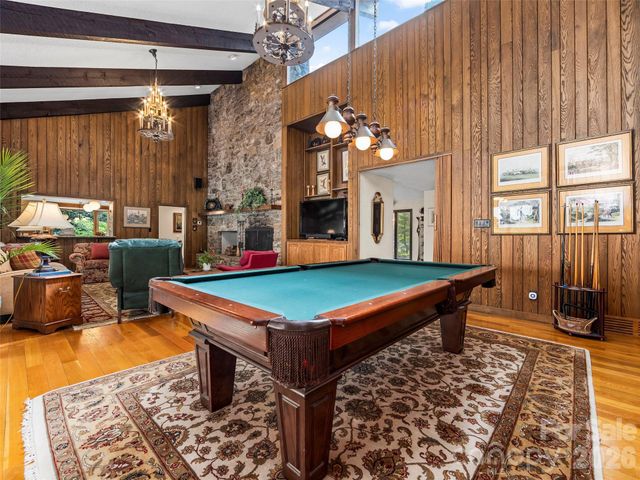 69 Forest Road, Asheville, NC 28803