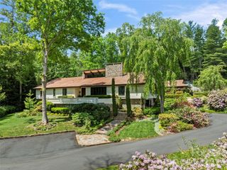69 Forest Road, Asheville, NC 28803