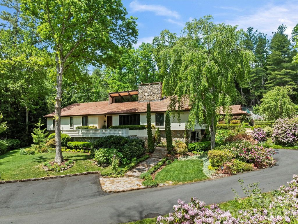 69 Forest Road, Asheville, NC 28803