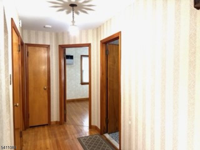 734 Louise Ct, Lyndhurst Twp., NJ 07071