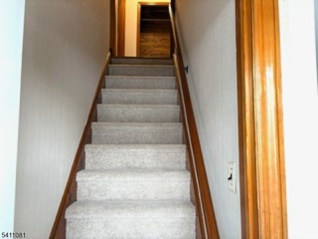 734 Louise Ct, Lyndhurst Twp., NJ 07071