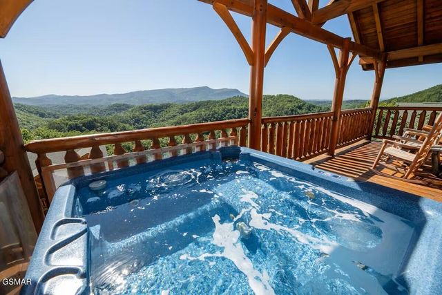 1258 Bird Nest Way, Sevierville, TN 37862