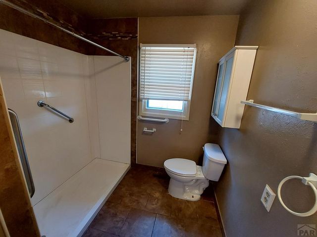 2042 S Riverview Dr, Pueblo, CO 81006