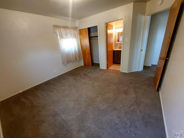 2042 S Riverview Dr, Pueblo, CO 81006