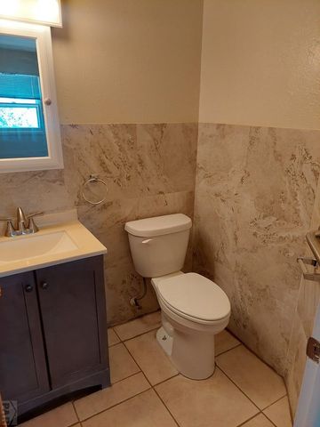 2042 S Riverview Dr, Pueblo, CO 81006