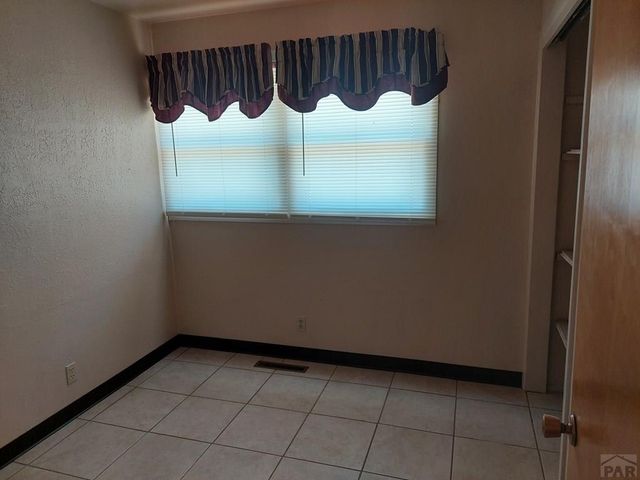 2042 S Riverview Dr, Pueblo, CO 81006