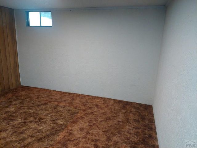 2042 S Riverview Dr, Pueblo, CO 81006