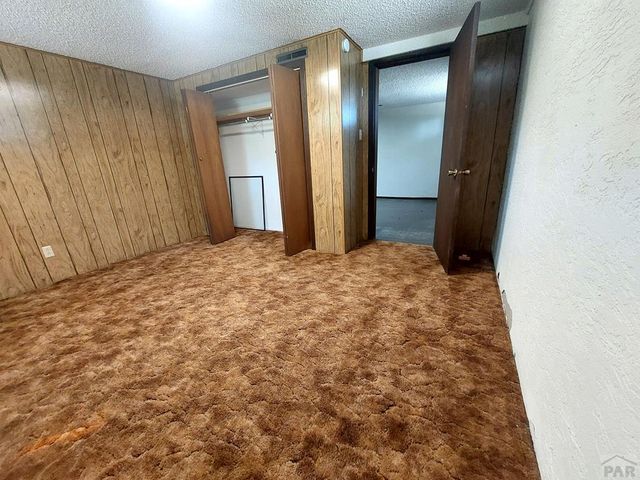 2042 S Riverview Dr, Pueblo, CO 81006