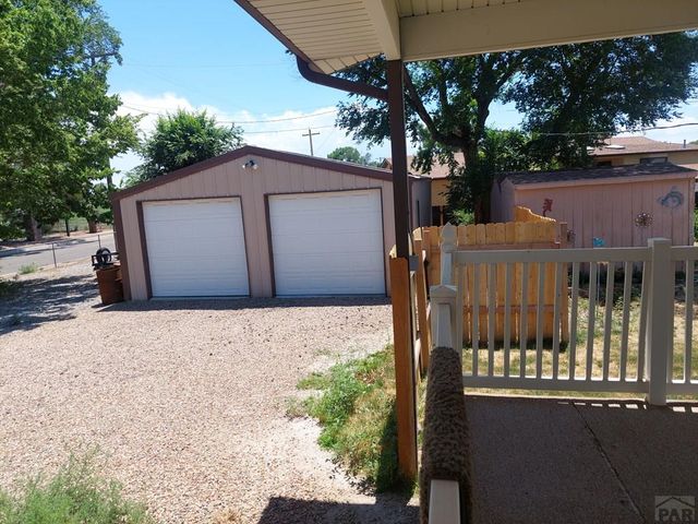 2042 S Riverview Dr, Pueblo, CO 81006