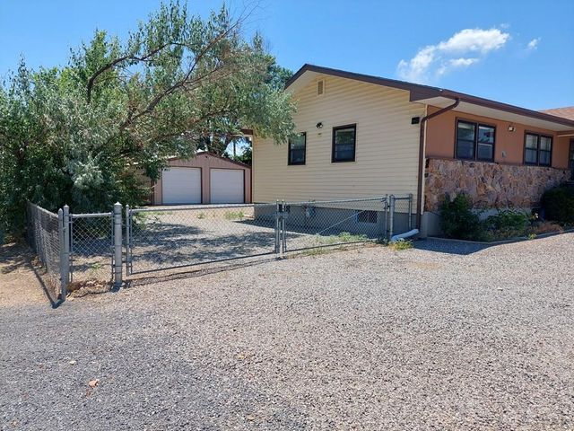2042 S Riverview Dr, Pueblo, CO 81006