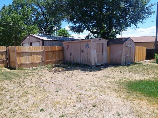 2042 S Riverview Dr, Pueblo, CO 81006