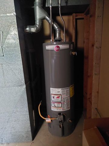 2042 S Riverview Dr, Pueblo, CO 81006