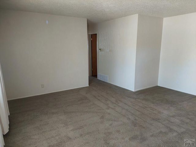 2042 S Riverview Dr, Pueblo, CO 81006