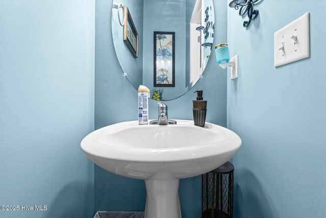 303 Maidstone Drive, Richlands, NC 28574