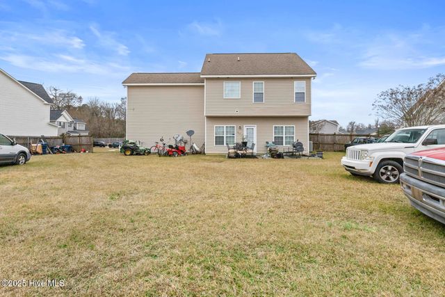 303 Maidstone Drive, Richlands, NC 28574