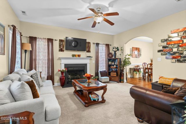 303 Maidstone Drive, Richlands, NC 28574