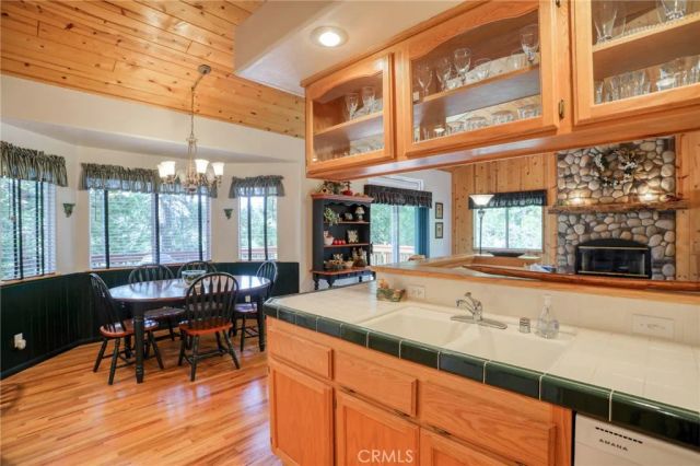 196 B, Lake Arrowhead, CA 92352