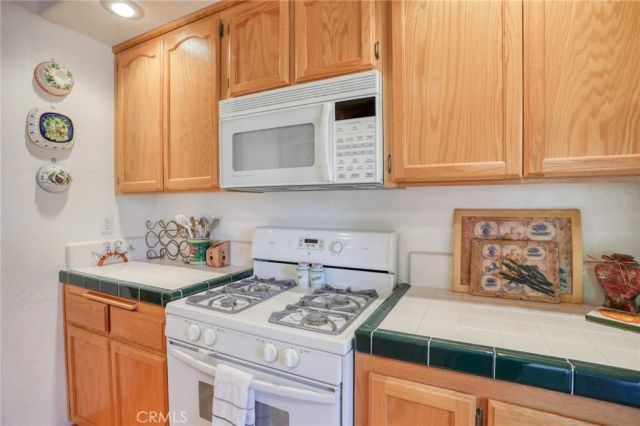 196 B, Lake Arrowhead, CA 92352