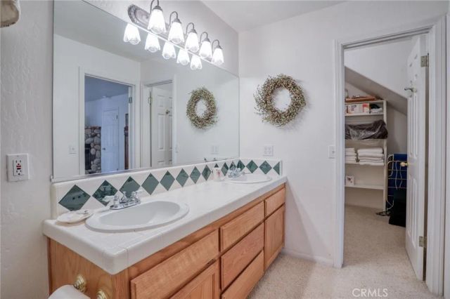 196 B, Lake Arrowhead, CA 92352