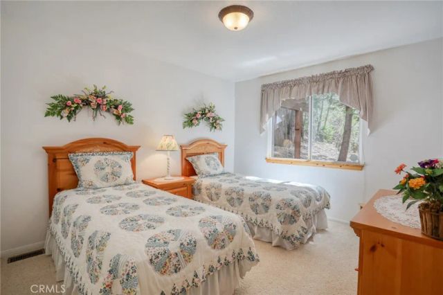 196 B, Lake Arrowhead, CA 92352