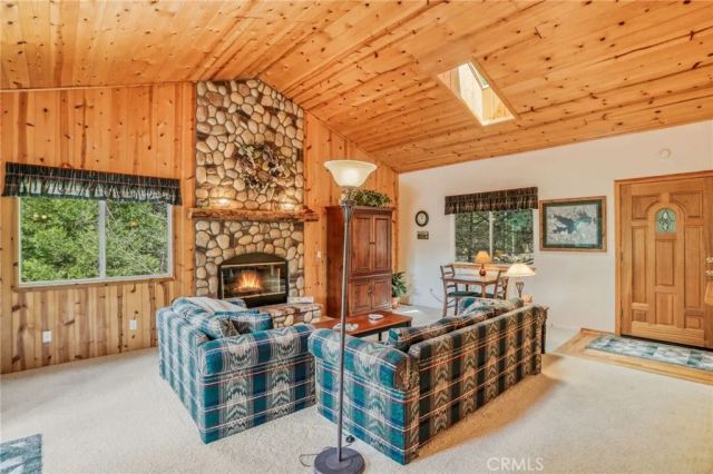 196 B, Lake Arrowhead, CA 92352