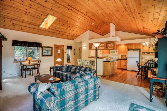 196 B, Lake Arrowhead, CA 92352