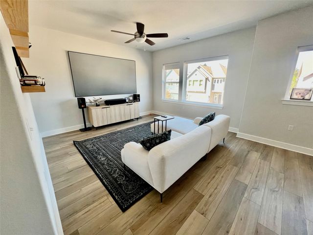 607 Bernese PASS, Austin, TX 78745