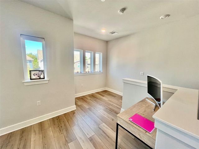 607 Bernese PASS, Austin, TX 78745