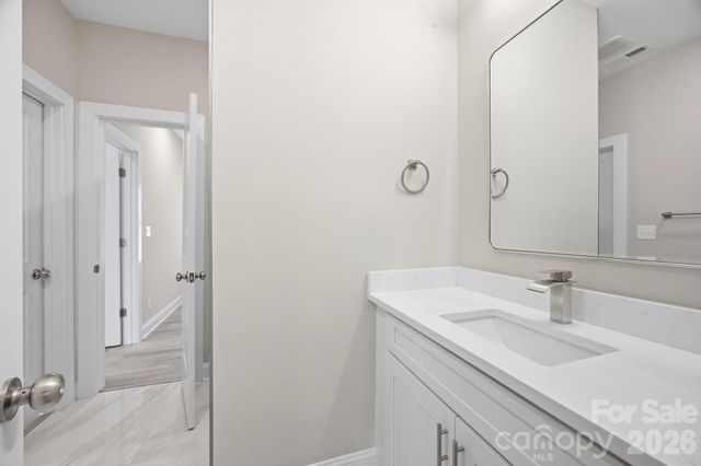 3800 Freedom Drive, Charlotte, NC 28208