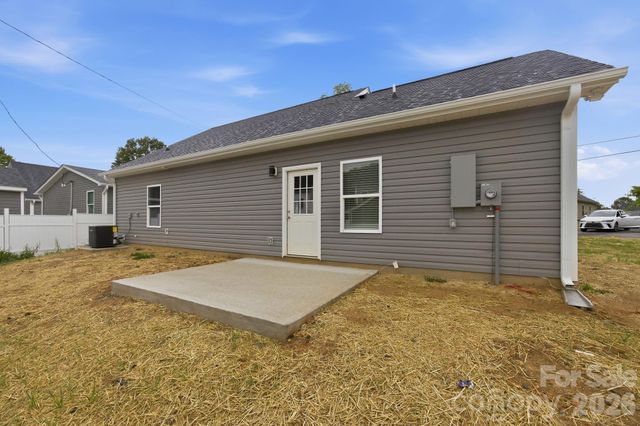 3800 Freedom Drive, Charlotte, NC 28208