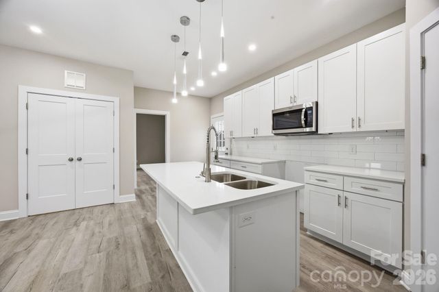 3800 Freedom Drive, Charlotte, NC 28208