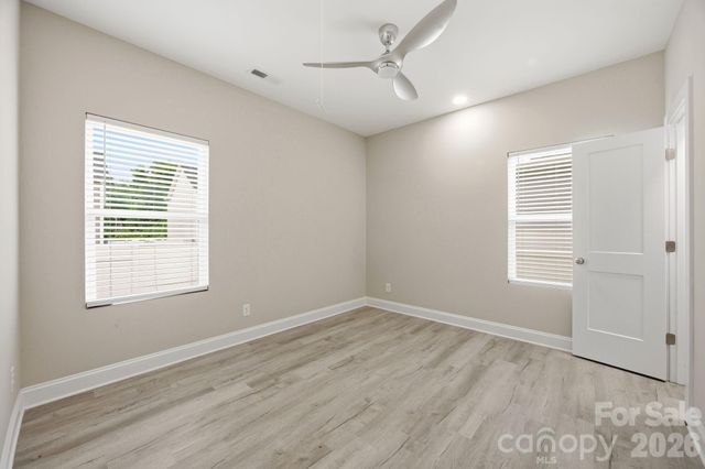 3800 Freedom Drive, Charlotte, NC 28208