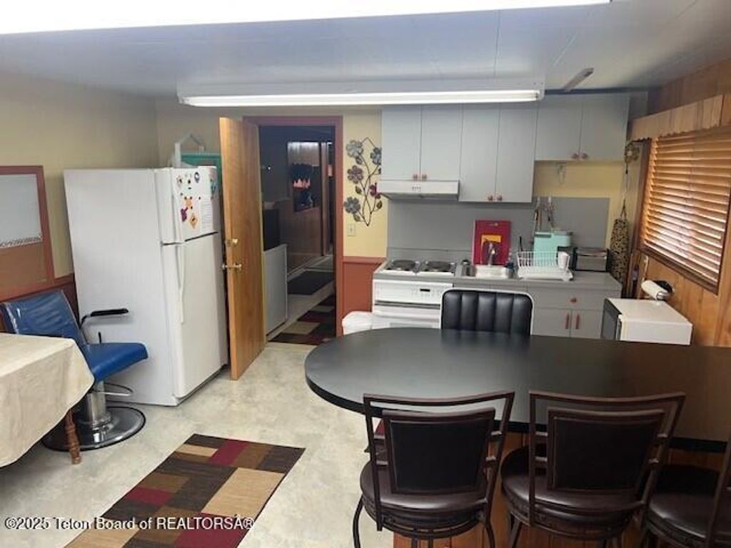 110 & 120 W HANSEN Avenue, Jackson, WY 83001 photo 8