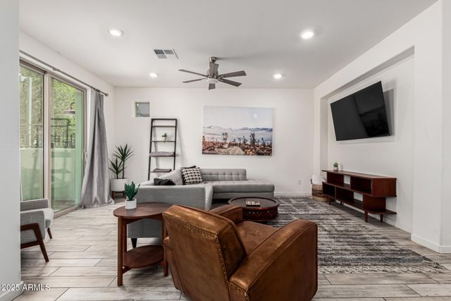 300 N GILA SPRINGS Boulevard 181, Chandler, AZ 85226