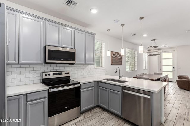 300 N GILA SPRINGS Boulevard 181, Chandler, AZ 85226