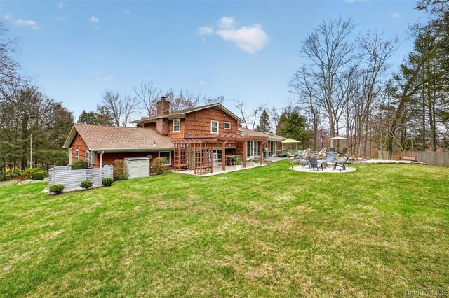 11 Billingsley Trail, Goldens Bridge, NY 10526