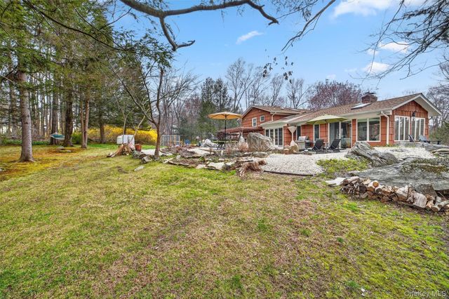 11 Billingsley Trail, Goldens Bridge, NY 10526