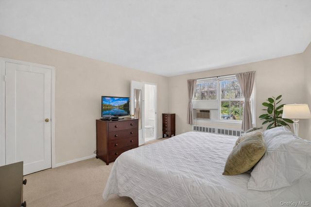 37 Fieldstone Drive E4, Hartsdale, NY 10530