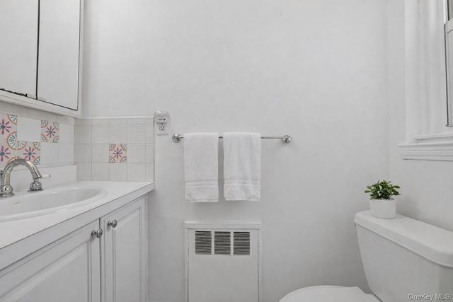 37 Fieldstone Drive E4, Hartsdale, NY 10530