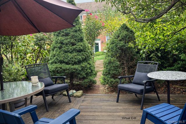 37 Fieldstone Drive E4, Hartsdale, NY 10530