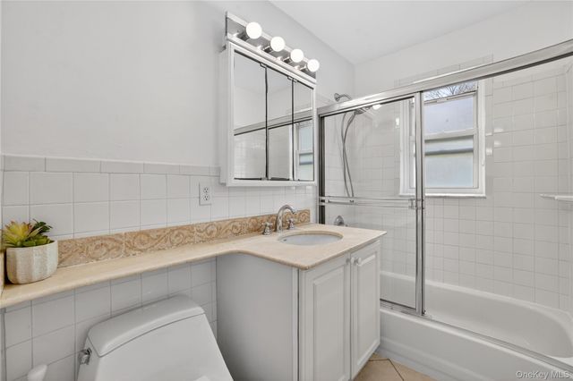 37 Fieldstone Drive E4, Hartsdale, NY 10530