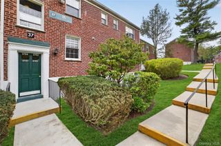37 Fieldstone Drive E4, Hartsdale, NY 10530