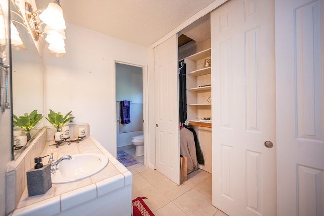 8445 Juglans Dr, Orangevale, CA 95662